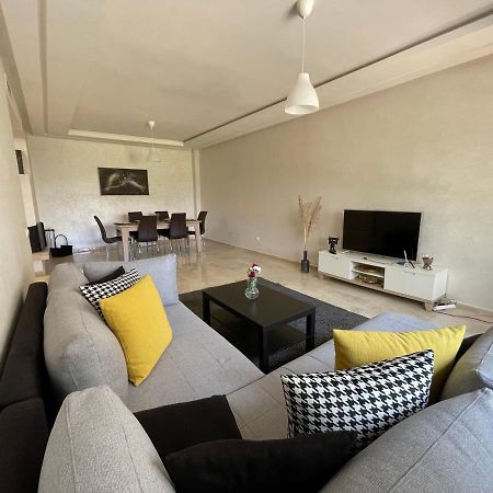 شقة Chic & Cosy Flat Near Airport Lockbox Fast Wifi نواصير المظهر الخارجي الصورة