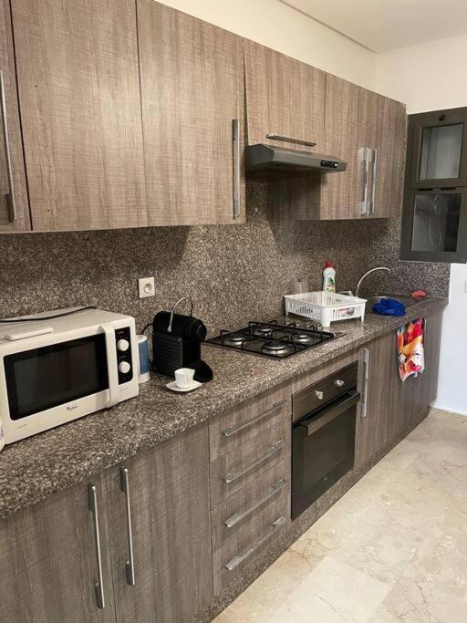شقة Chic & Cosy Flat Near Airport Lockbox Fast Wifi نواصير المظهر الخارجي الصورة