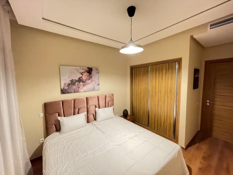 شقة Chic & Cosy Flat Near Airport Lockbox Fast Wifi نواصير المظهر الخارجي الصورة