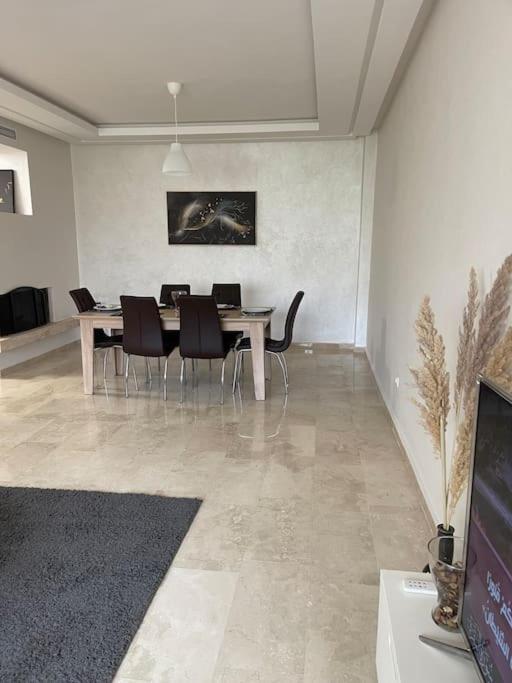 شقة Chic & Cosy Flat Near Airport Lockbox Fast Wifi نواصير المظهر الخارجي الصورة