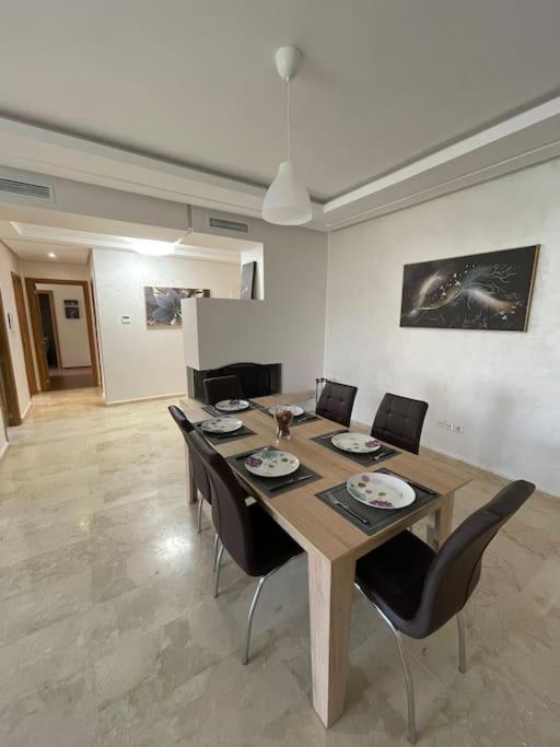 شقة Chic & Cosy Flat Near Airport Lockbox Fast Wifi نواصير المظهر الخارجي الصورة