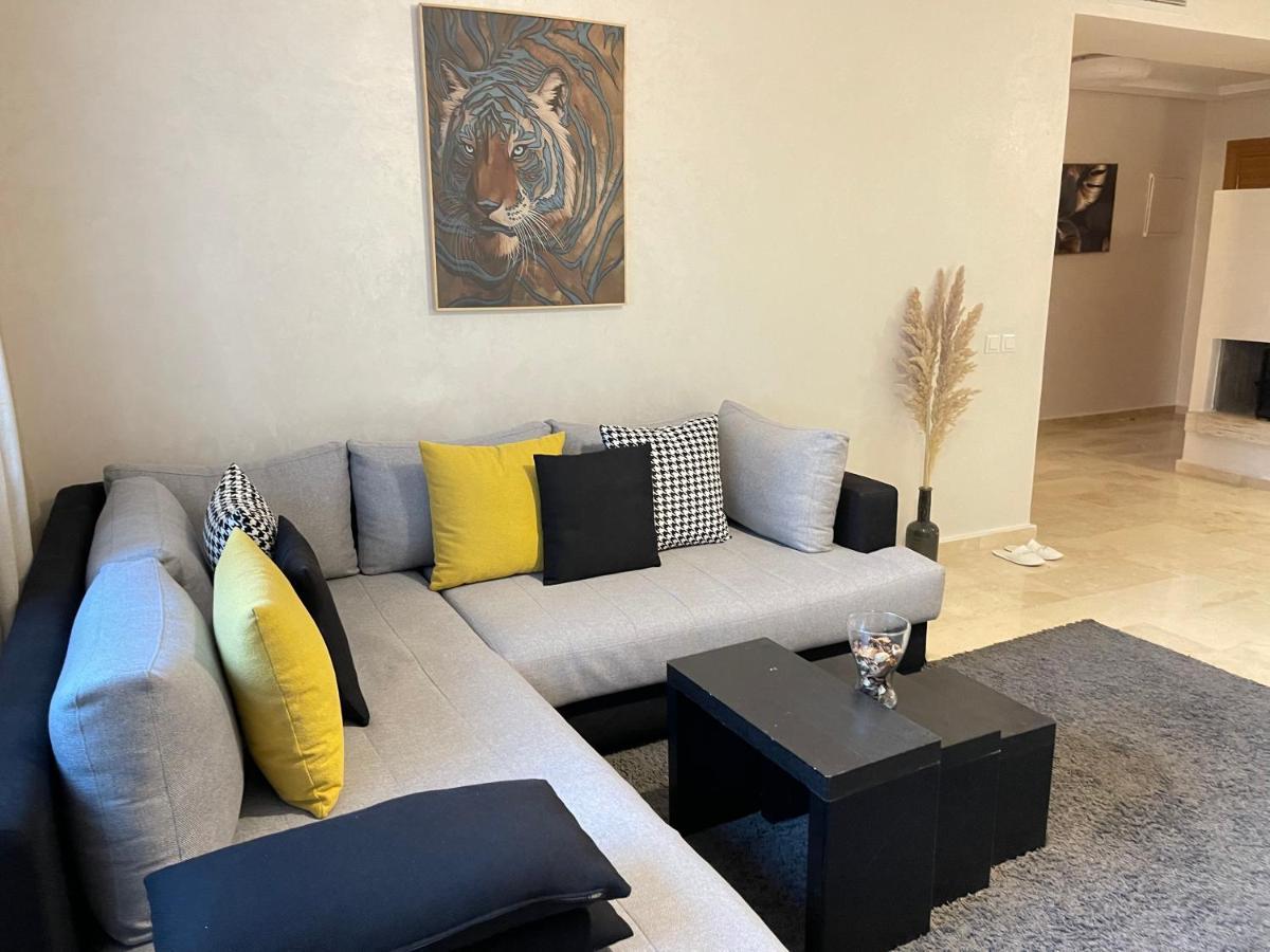 شقة Chic & Cosy Flat Near Airport Lockbox Fast Wifi نواصير المظهر الخارجي الصورة